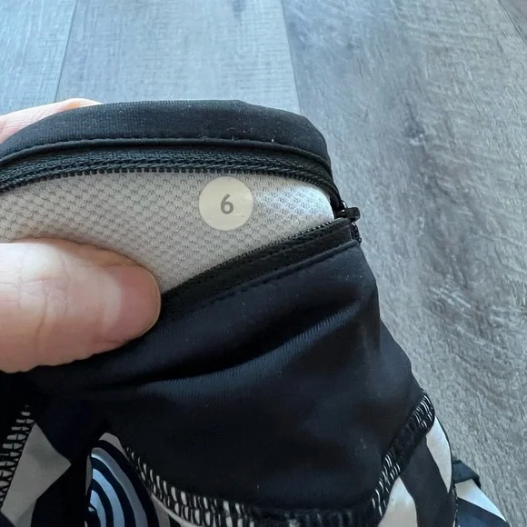 Lululemon Speed Short 2014 Seawheeze AUS Release Which Way Sway Size 6 - Picture 2 of 6